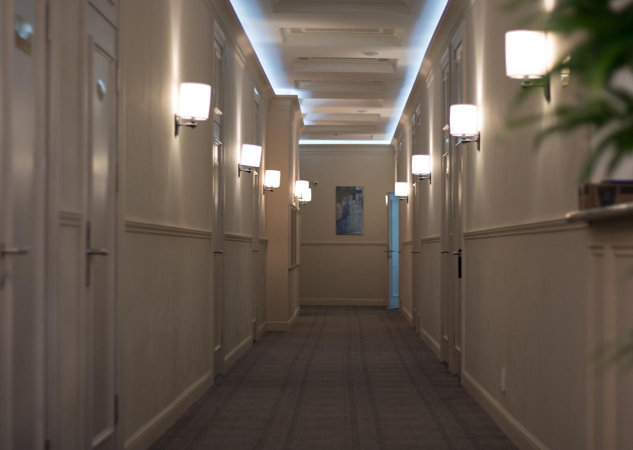 Madison Ave Hotel Bisjkek Eksteriør billede