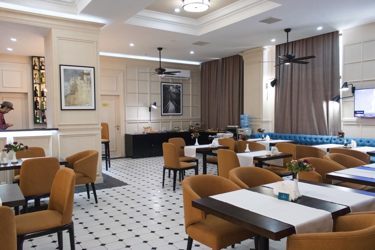 Madison Ave Hotel Bisjkek Eksteriør billede