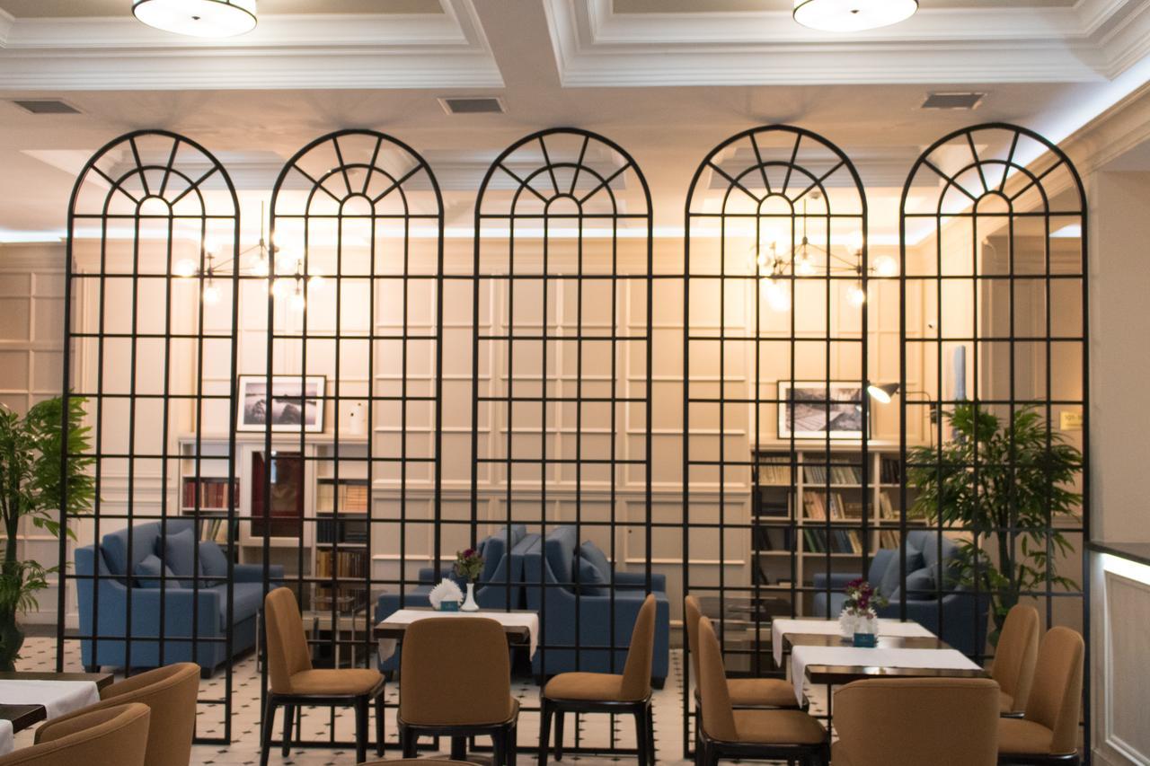 Madison Ave Hotel Bisjkek Eksteriør billede