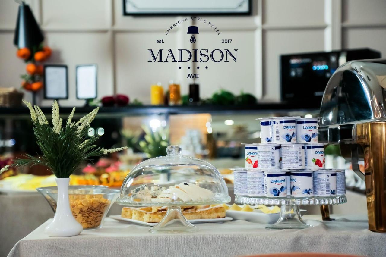 Madison Ave Hotel Bisjkek Eksteriør billede
